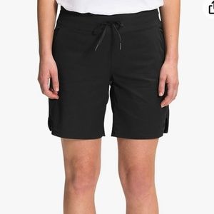 The North Face women’s Aphrodite motion performance shorts size S